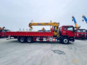 Grue montée sur camion de chantier robuste avec flèche télescopique X-CMG, personnalisable pour la levée en construction et le transport de marchandises - Product Image 4