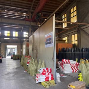 Conos de Tráfico de Goma de 70 mm de Altura, Reflectantes, Anticolisión, Duraderos, de Montaje en Suelo, Estilo Estándar, Taizhou, Zhejiang - Product Image 2