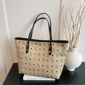 Sac fourre-tout pour femme haut de gamme, rétro, en PU, avec fermeture éclair, grande capacité, nouvelle collection <span class=keywords><strong>2026</strong></span>, imprimé, en polyester, à porter à l'épaule, élégant, pour les trajets quotidiens - Product Image 1