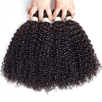 Cheveux vierges brésiliens afro crépus bouclés, tissage de cheveux bruts non transformés avec sensation de main douce et de qualité saine
