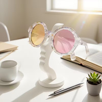 JM Modèle transfrontalier le plus vendu JM-6020731 Ornement latéral créatif en forme de monture de lunettes style Ins pour décoration de bureau
