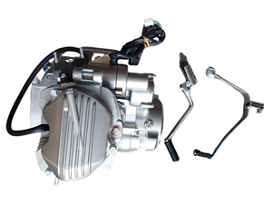 โรงงานส่งออกมอเตอร์ไซค์สามล้อ 200 ซีซี เครื่องยนต์ CDI รุ่น CG200 อัตราส่วนผสมน้ำมัน 9.0:1 เบนซิน 5 เกียร์ สำหรับเครื่องยนต์ CG200 โรงงานส่งออก - Product Image 6
