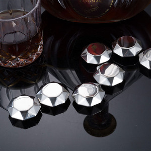 Cấp Thực Phẩm Kim Loại Tái Sử Dụng Chiếc Đĩa Hình Dạng <span class=keywords><strong>Whisky</strong></span> Lạnh Đá <span class=keywords><strong>Ice</strong></span> Cubes Cho Rượu Vodka Đồ Uống - Product Image 1