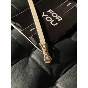 Cinturón Delgado para Mujer Fiori con Hebilla de Lazo Dorado, Estilo Dulce, Chapado en Aleación, Impresión por Transferencia de Calor - Product Image 1