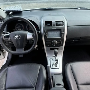 Offre Spéciale Voiture d'Occasion Toyota Corolla 2013 1.6L GL Édition Spéciale Automatique Berline Blanche 5 Places Conduite à Gauche Faible Kilométrage - Product Image 5