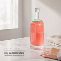 Bouteille en verre côtelé transparent avec bouchon à vis, récipient rond pour boissons, idéal pour la maison et l'affichage en magasin