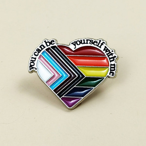 Spilla Creativa LGBTQ a Forma di Cuore 'Tu Puoi Essere Tu Stesso con Me' Arcobaleno Pride Progressivo, Accessorio Distintivo per PRIDE - Product Image 1