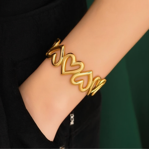 Bracelet manchette en forme de cœur plaqué or PVD, acier inoxydable 316L, durable, résistant, bijoux de mode - Product Image 3