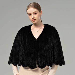 Élégant châle en fourrure de vison tricoté à la main de haute qualité pour femmes, vêtements d'extérieur d'hiver de luxe pour les mariages et les occasions spéciales - Product Image 1