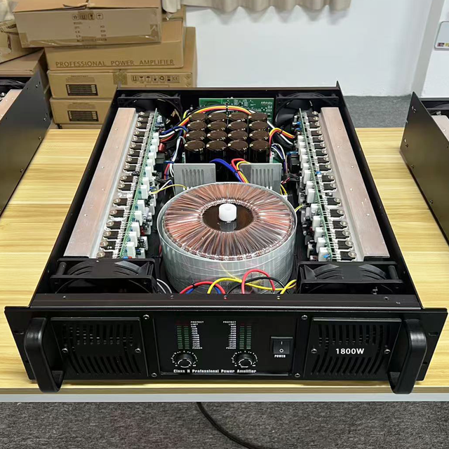 The Class H Professional 3U 2*1800W Power Amplifier Has Stable Power Output and Is Suitable for KTV Stages.