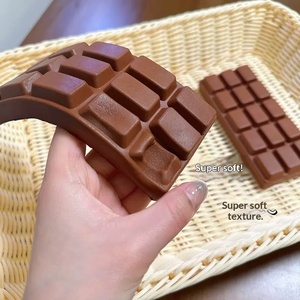 Barra de Chocolate Suave de Simulación de Comida, Juguete Blandito de PU para Aliviar el Estrés de Estudiantes, Gadget de Descompresión Transfronterizo - Product Image 4
