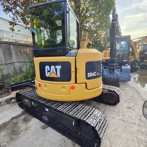 Miniexcavadora Caterpillar 304CCR 4T usada original japonesa en venta, ideal para trabajos de paisajismo y municipales, disponible en stock. - Product Image 1