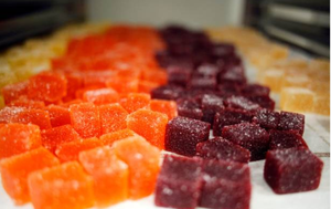 Precios de la máquina para hacer dulces de gomitas de vitamina C completamente automática para caramelos de goma con infusión de vitamina - Product Image 3