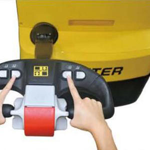 Chariot élévateur électrique Hyster S1.0-2.0, transpalette marcheur, centre de charge 500 mm, fabriqué aux États-Unis, utilisation debout - Product Image 4