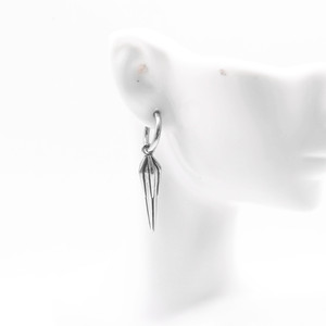 Boucles d'oreilles pendantes Yunnique, géométriques à pointes, en acier titane, demi-rouge et demi-blanc, faciles à clipser, unisexes, tendance - Product Image 4