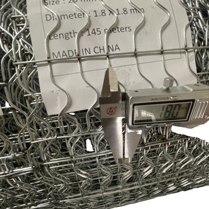 Maille soudée galvanisée à chaud de 1,8 mm d'épaisseur, 8 lignes, taille des mailles 25,4x67 mm, pas de fil transversal 67 mm/92,4 mm pour les pipelines pétroliers - Product Image 2