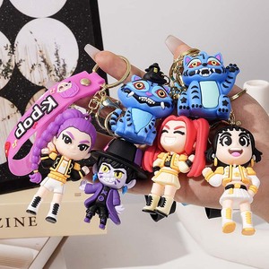 Adorable Llavero de Dibujos Animados de Música K-pop, Colgante 3D con Cierre de Langosta Dorado para Decoración de Bolsos y Mochilas, Regalos y Recuerdos de Fiesta - Product Image 1