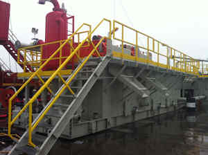 แท่นขุดเจาะและซ่อมบำรุงบนรถบรรทุก 500-1500 แรงม้า มาตรฐาน API ความลึก 1500-4000 เมตร แท่นบริการบ่อน้ำมันเคลื่อนที่สำหรับขาย - Product Image 3