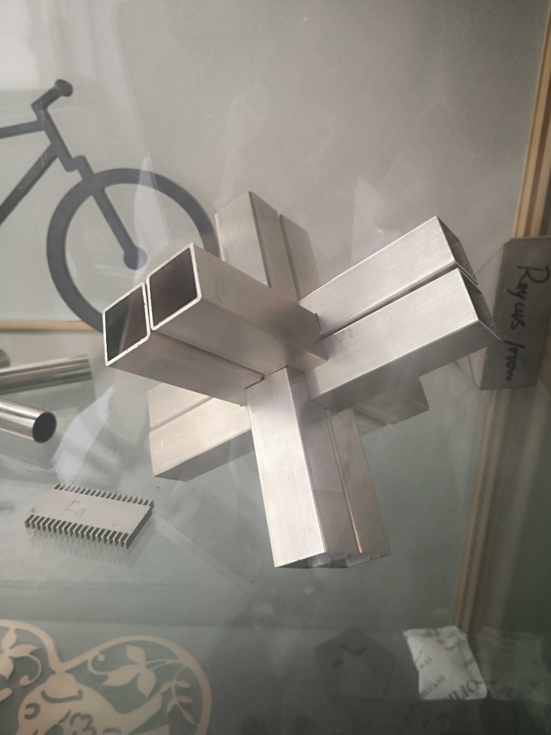 Волоконно-лазерная машина для резки металла мощностью 2000 Вт, лазерная установка Raycus