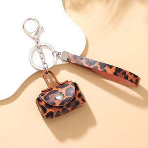 Hot Bán thiết kế mới <span class=keywords><strong>Mini</strong></span> Túi da Son môi chủ xe Keychain đồng xu Ví Tai nghe bìa với Keychain bán buôn - Product Image 6