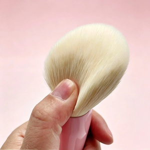 YRX 4pcs Custom Logo Soft Facial Cosmetic Makeup Tool Luxury Vegan Makeup Brush Oem High Density Pink Cute Makeup Brush Set - Product Image 3