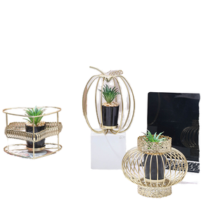 Portavelas de Aromaterapia Giratorio Romántico de Hierro Dorado de Lujo Creativo, Regalo de Navidad con Bandeja - Product Image 1