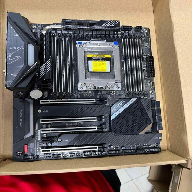 Plc Gigayte TRX40 Pro WiFi Motherboard With Threadripper 3960X CPU Set Bulk Supply