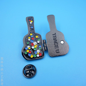 Broche Plegable de Aleación Dorada con Cierre de Mariposa, Experiencia Interactiva de Van Gogh, Joyería Coleccionable Cultural - Product Image 3