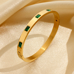 <strong>Bangle</strong> in Discount - Product Image 1