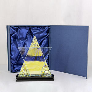 Trofeos de Cristal Personalizados, Trofeos de Cristal con Forma de Estrella Arcoíris con Base Negra - Product Image 6
