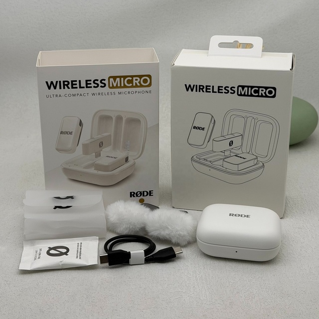 RODE Microphone Ultra-compact for Smartphone Creators GainAssist USB-C/Lightning Wireless Microphone with Charging Case
