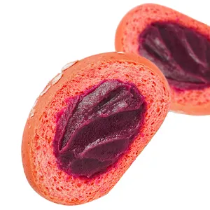 Yummy roti ungu beludru merah rasa kentang, roti lembut wangi Solanum kembang tengah rasa kentang ungu