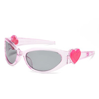 2024 nouveautés styles mignons en plastique mode lunettes de soleil en forme de coeur Y2K designer logo personnalisé lunettes de soleil pour dames