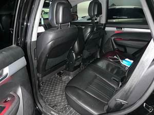 Kia Sorento 2.4L SUV Usado - Kia Sorento Negro <span class=keywords><strong>2013</strong></span>, V6 Gasolina, 5 Plazas, Capacidad de Remolque de 3500 lb, Listo para Exportar - Product Image 4