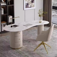 Bureau d'ordinateur en dalle de roche irrégulière réglable, style luxe léger, durable et écologique, avec chaises de réception et de travail design