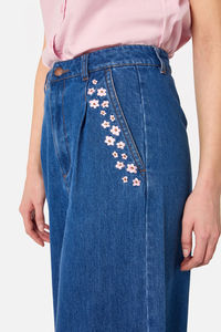 Jeans évasés brodés pour femmes, mode estivale, sur mesure OEM, en coton vintage bleu de haute qualité, coupe large - Product Image 5