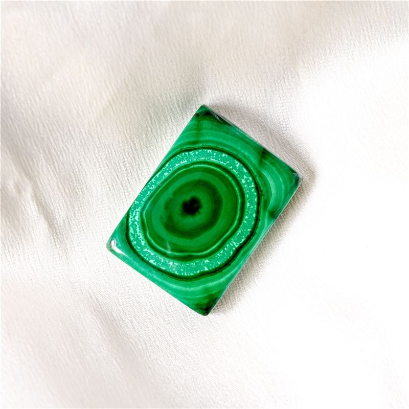 จี้นำโชคมาลาไคต์สีเขียว