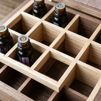 Boîte de rangement et d'aromathérapie en bois de pin naturel pour huiles essentielles |   Peut contenir 25 flacons (5ml-30ml) |   Grilles amovibles |   Étui de transport