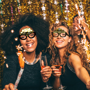 Gafas de Papel DIY para Celebración de Año Nuevo 2027, Diseño Negro y Dorado, para Fiestas y Manualidades - Product Image 5