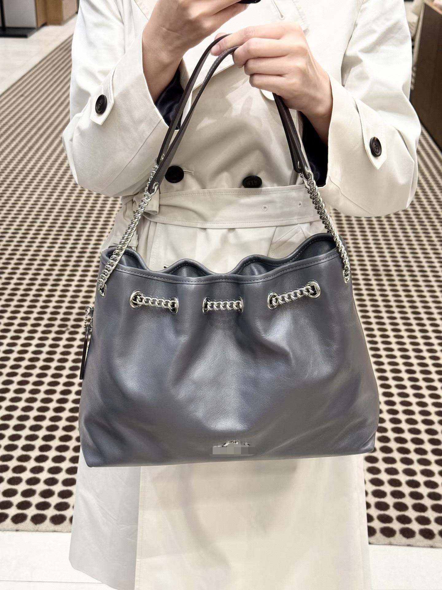 สีเทาช้างขนาดกลาง