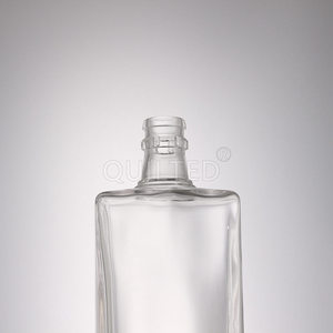 Botella de cristal supertransparente cuadrada plana de 750ml al por mayor para Ginebra, vino, whisky, vodka, brandy, bebida, sellado de corcho - Product Image 2