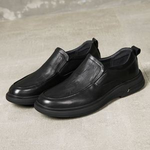 รองเท้าลำลองผู้ชายสำหรับฤดูใบไม้ร่วงและฤดูหนาว หนังแท้เคลือบแว็กซ์ พื้นยางนุ่ม ปิดด้วยกระดุม ดีไซน์เรียบง่าย สวมใส่สบาย - Product Image 1