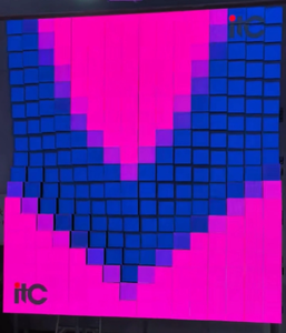 لافتة إعلانية ليد روبوتية ثلاثية الأبعاد من bistar لوحة إعلانات رقمية خارجية بدقة HDR10 + 4K/8K دقة 3 42 K/<span class=keywords><strong>2</strong></span> Pixels مقاومة للماء IP65 - Product Image 2