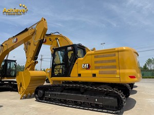 Excavatrice d'occasion 330, 30 tonnes, modèle 2019, avec moteur, pompe, roulement, PLC, moteur, boîte de vitesses et engrenages - Capacité de la benne de 1,8 m³ - Product Image 3