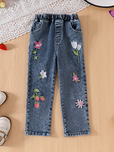 Set Estivo Trendy per Bambine: T-shirt Floreale Casual e Jeans a Gamba Dritta in Stile Coreano - Product Image 5