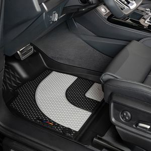 Alfombrilla de coche de cuero LICHI con logotipo de aleación personalizado moldeada por inyección de doble color TPE 4 Uds almohadilla de pie de coche para <span class=keywords><strong>Audi</strong></span> <span class=keywords><strong>Q5</strong></span> - Product Image 1