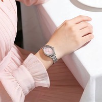 Jam Tangan Oval Wanita Custom Stainless Steel Tahan Air 3ATM Logo & Warna Personalisasi Mesin Miyota untuk Wanita