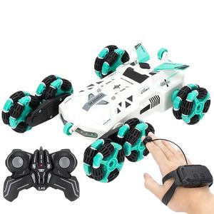 Voiture RC Stunt Drift double face avec roues Mecanum 2.4GHz Télécommande Lumière LED Spray Jouets RC pour s'amuser hors route et en intérieur - Product Image 1