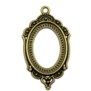 Cadre de pendentif ovale orné de perles en alliage de zinc bronze antique pour la création de camées victoriennes - Product Image 1