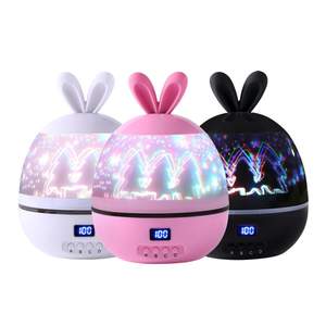 发光二极管兔宝宝灯装饰儿童玩具可以定时圣诞投影仪夜电池月亮星星旋转360度